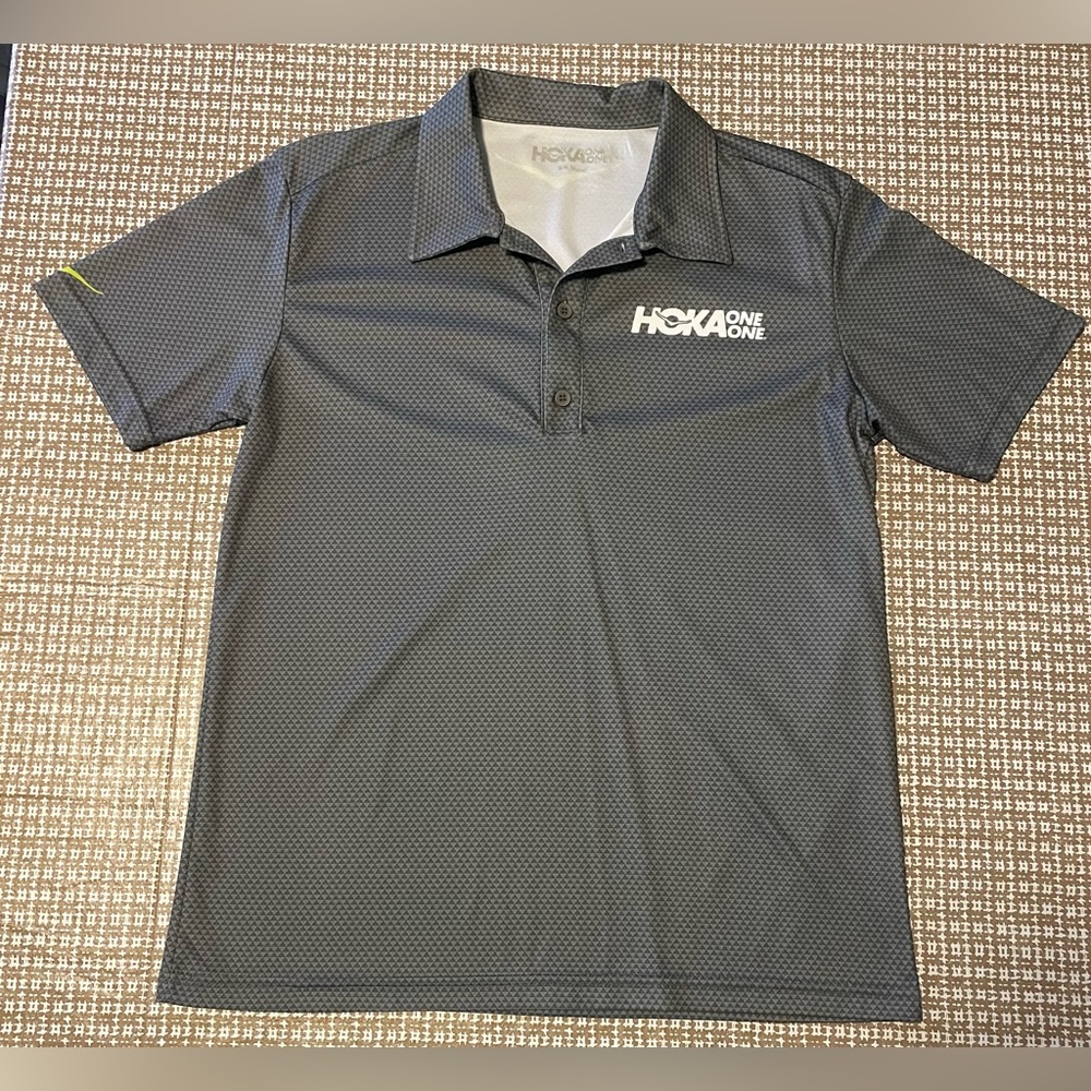 Hoka One One Polo Gray With Geometric Pattern Men’s Small GUC